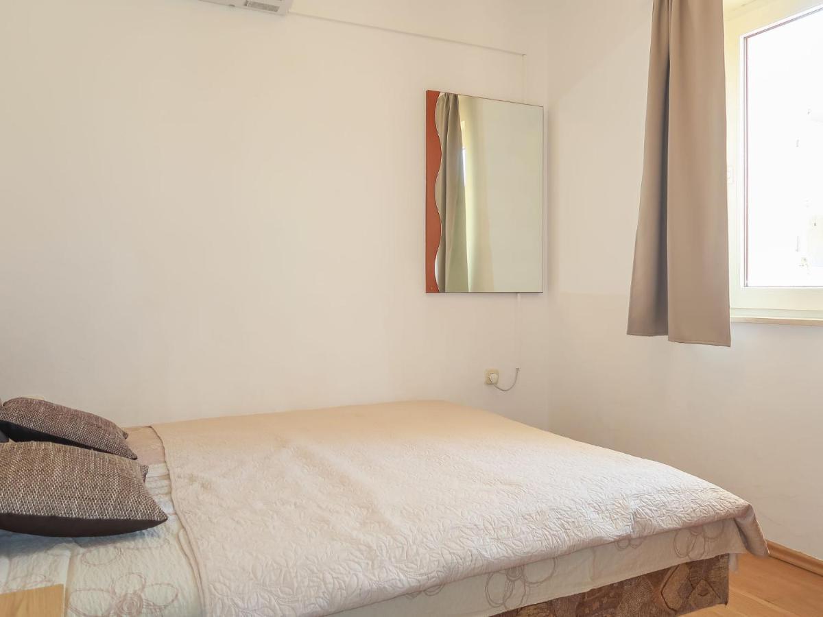 Holiday Home Domagoj - Mlk320 By Interhome Malinska Bagian luar foto