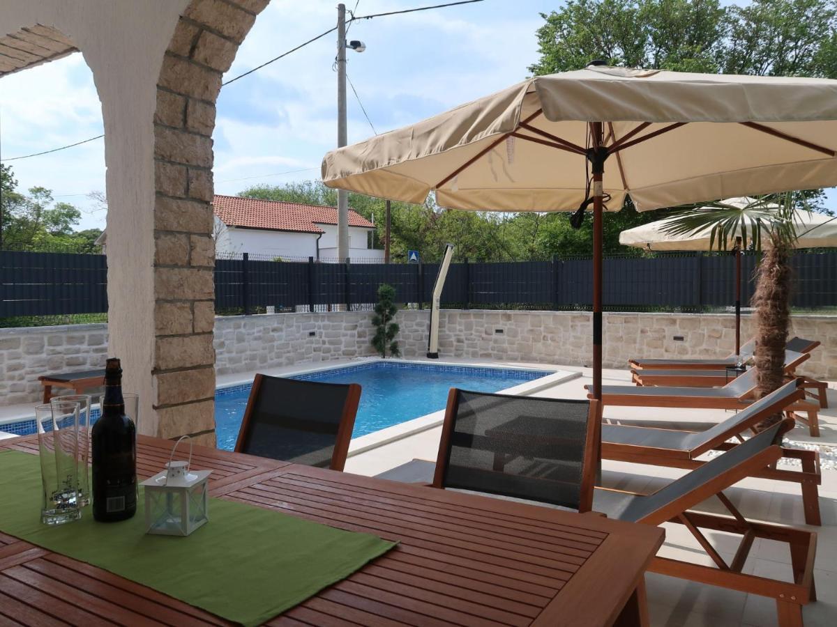 Holiday Home Domagoj - Mlk320 By Interhome Malinska Bagian luar foto